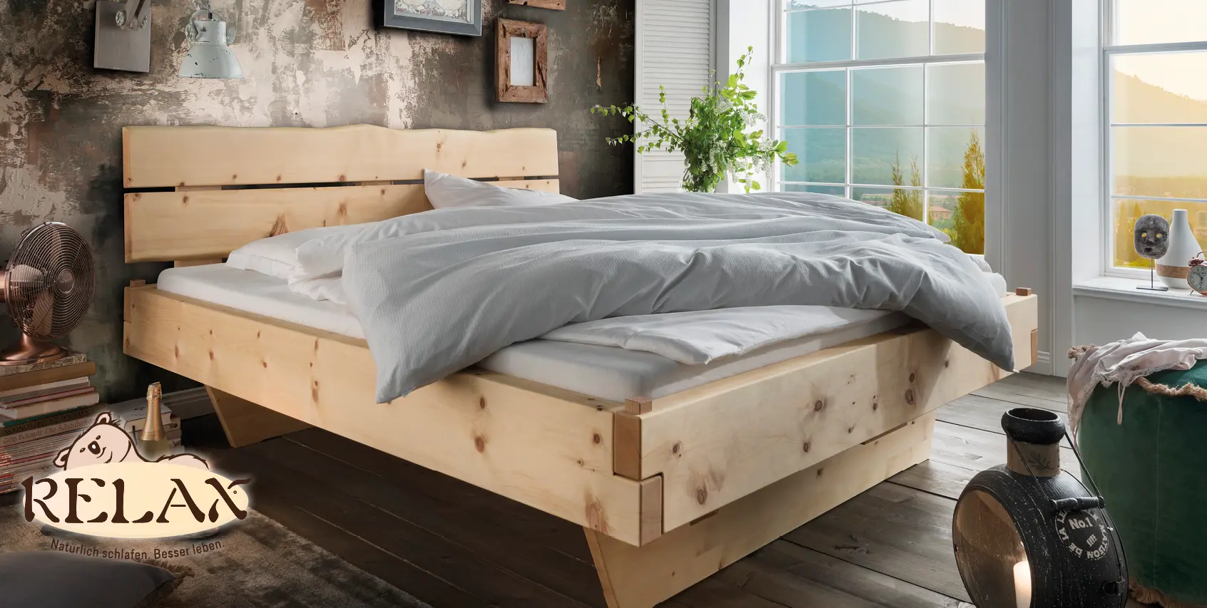 Stilvolles Schlafzimmer mit Massivholzbett aus Holz, dekorativen Möbeln und warmem Licht für natürlichen Schlafkomfort und erholsame Nächte